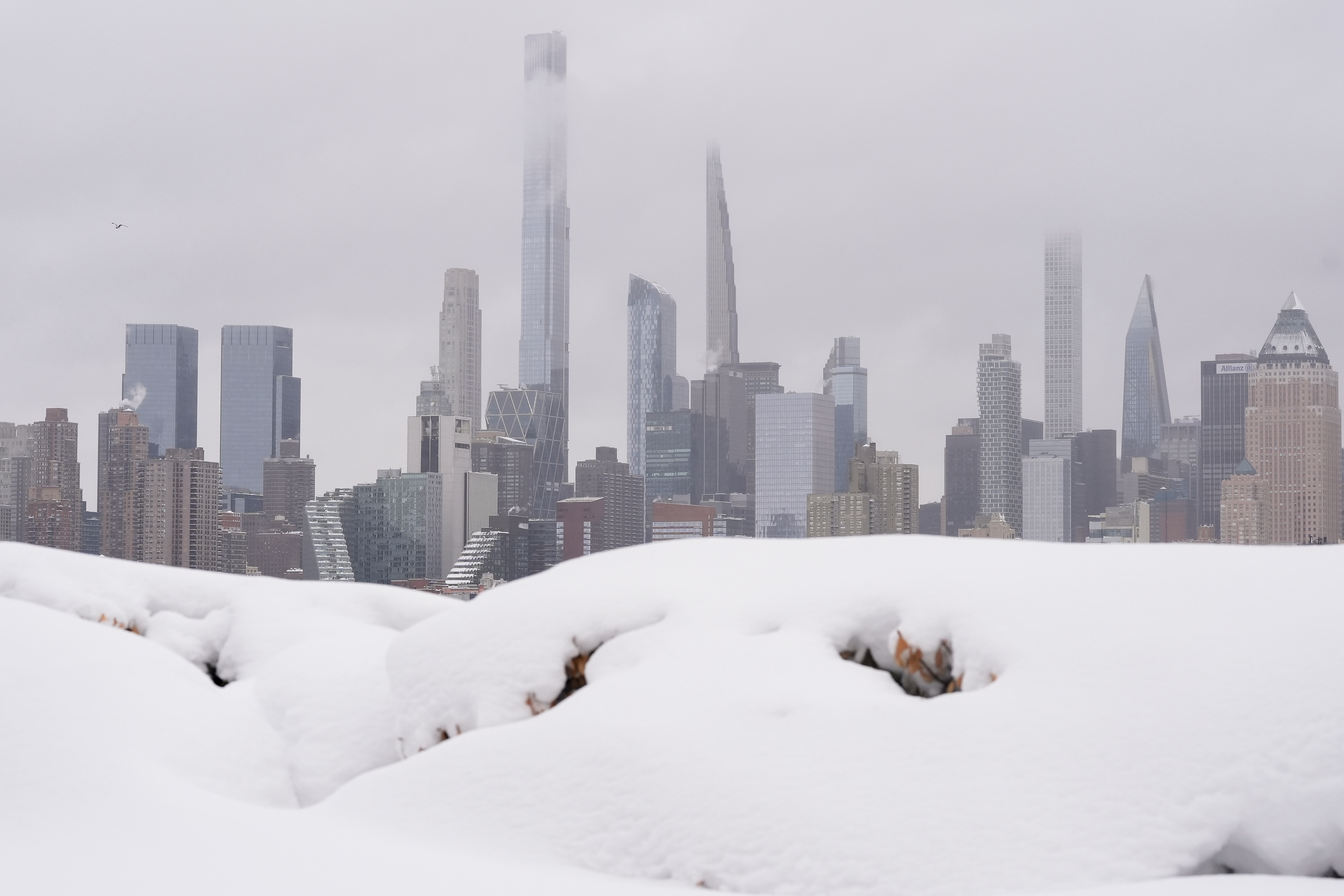 New York Logs a Top-Ten Snowfall as Staten Island and Bronx Dig Out, Lights Flicker
