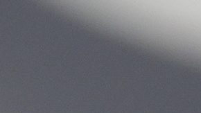 Cascos de Northern Iowa durante el calentamiento previo a un partido de fútbol americano universitario de la NCAA.