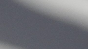 Cascos de Northern Iowa durante el calentamiento previo a un partido de fútbol americano universitario de la NCAA.