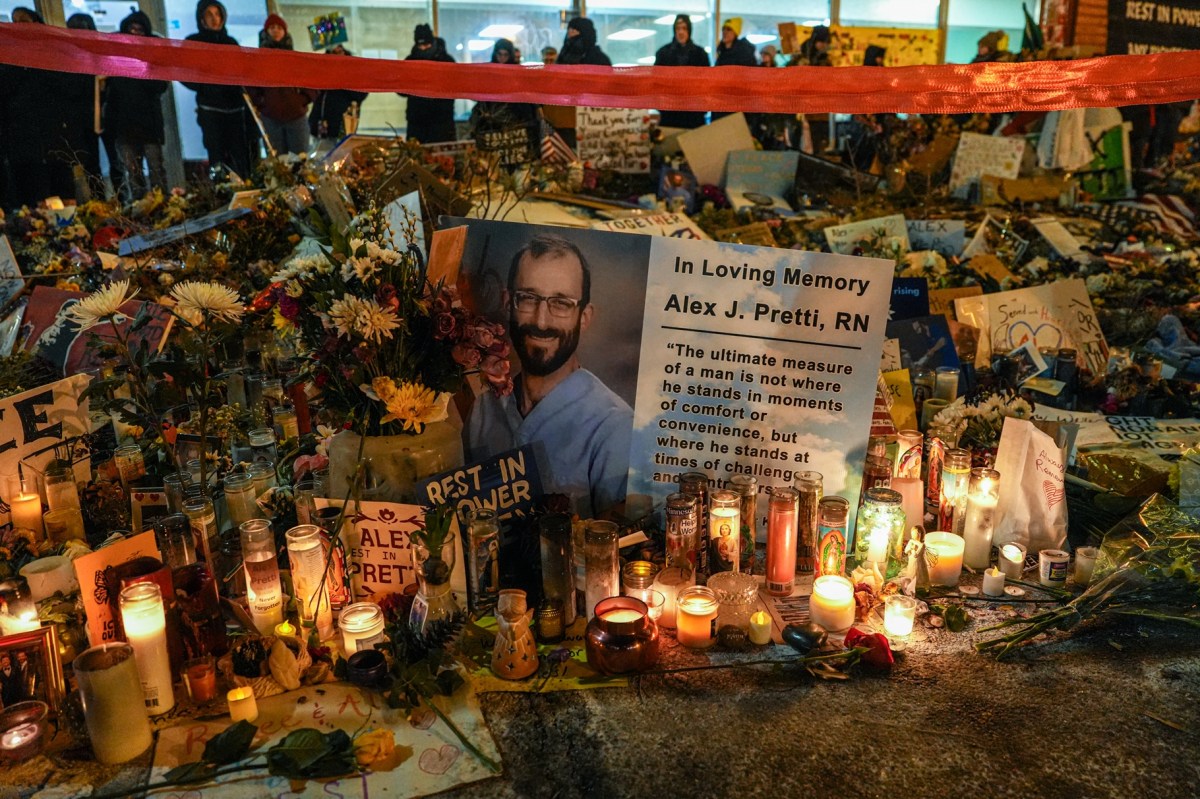 Identificados los agentes latinos de CBP que mataron al enfermero Alex Pretti en Minneapolis