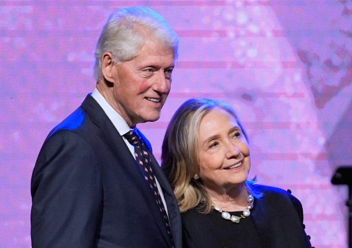 Bill y Hillary Clinton alcanzan acuerdo para testificar ante el Congreso por caso Epstein