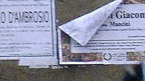 El español Pablo Lastras García (derecha) sufre una caída durante la séptima etapa del Giro de Italia, la Vuelta a Italia.