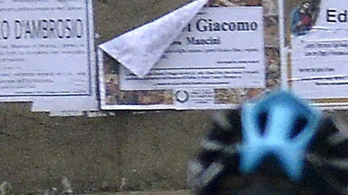 El español Pablo Lastras García (derecha) sufre una caída durante la séptima etapa del Giro de Italia, la Vuelta a Italia.