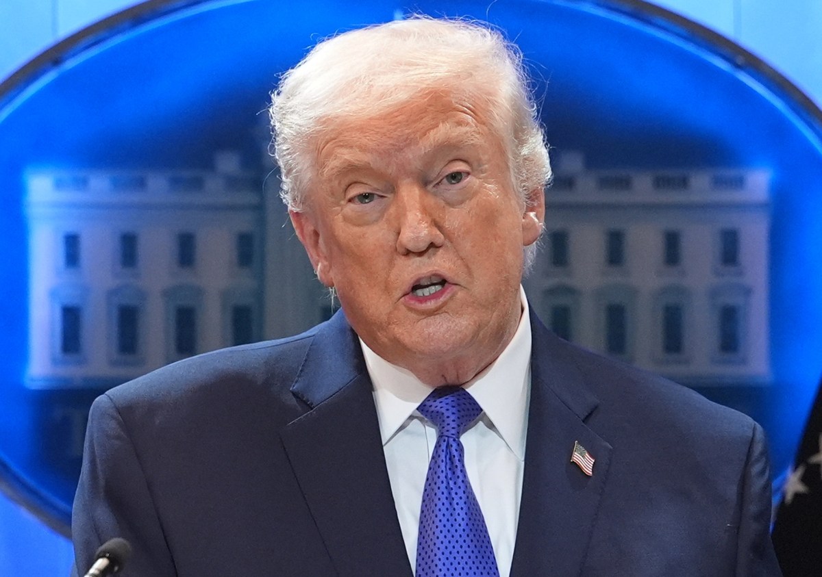 Trump podría exigir a los bancos que recopilen información de ciudadanía de sus clientes