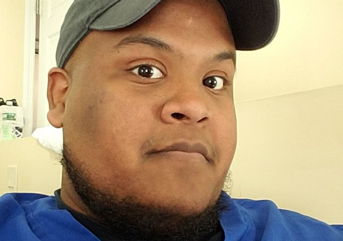 Acusan a enfermero latino de poner en peligro a menor con parálisis cerebral bajo su cuidado en Suffolk