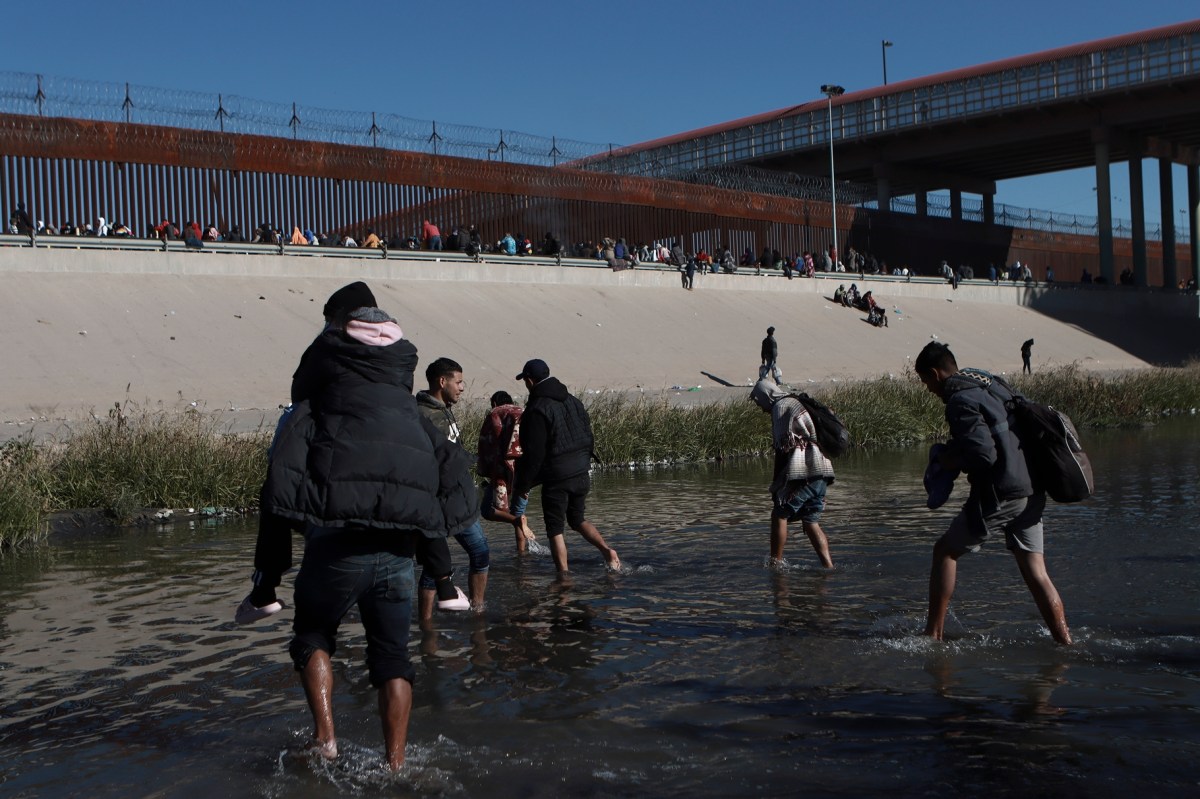 Trump asegura que los arrestos en la frontera cayeron a mínimos históricos y que el tráfico de fentanilo se redujo 56%