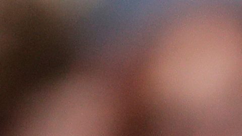 Terrance Gore de los Kansas City Royals batea durante la tercera entrada de un juego de béisbol.