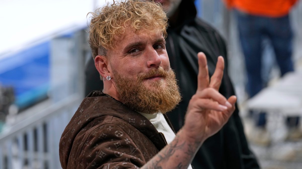 Jake Paul desata polémica por mensaje de apoyo a ICE