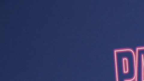 Logan Paul (izquierda) y Jake Paul asisten al estreno del reality Max Original "Paul American".