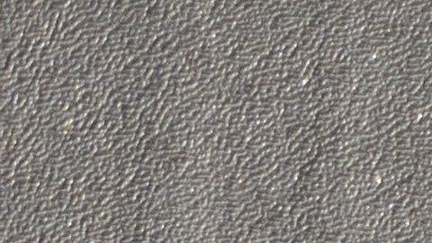 El logotipo de New York Giants Equipment en una funda durante el calentamiento previo al partido de fútbol americano de la NFL.