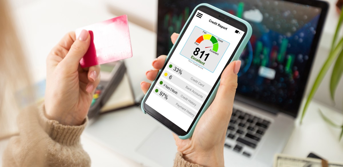 Qué pasa con tu puntaje crediticio si sacas muchas tarjetas de crédito