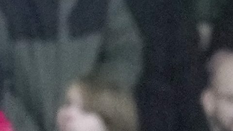 Elijah Adebayo, jugador del Luton Town, fue víctima de racismo.