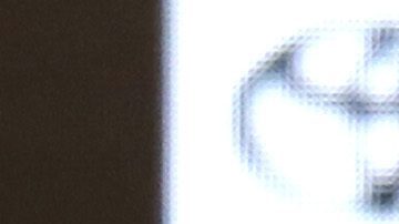 El locutor de los Yankees de Nueva York, John Sterling, responde a las preguntas de los periodistas.