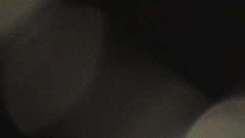 Sean Strickland de los Estados Unidos muestra sus manos después de vencer a Luke Barnatt, a la izquierda, de Gran Bretaña en una pelea de peso mediano durante el evento de artes marciales mixtas UFC Fight Night en Berlín, el 31 de mayo de 2014.