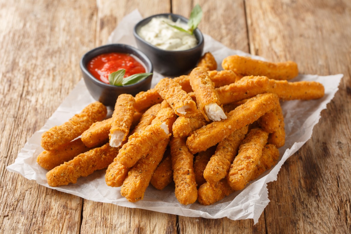 Trucos para el refrigerio del Super Bowl: tiras de pollo crujiente y una salsa gustosa