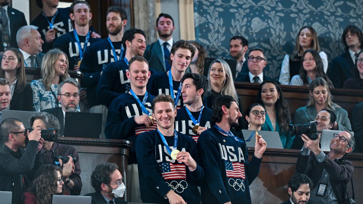 Donald Trump homenajea a selección de hockey en pleno discurso del Estado de la Unión