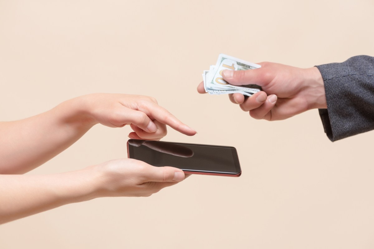 Qué revisar antes de vender o regalar tu celular