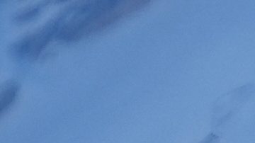 Un helicóptero de rescate llega después de que la estadounidense Lindsey Vonn se estrellara durante una carrera.