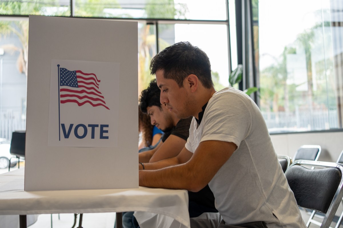 Líderes hispanos lanzan campaña nacional y destacan poder del voto latino en 2026