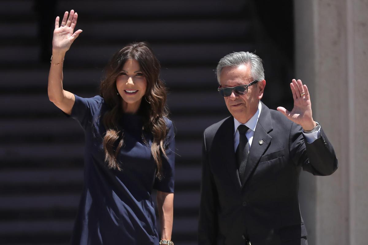 Noem aterriza en Honduras para dialogar con Asfura sobre seguridad