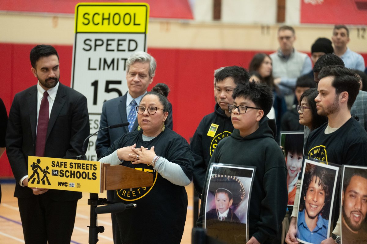 Anuncian reducción de velocidad máxima permitida cerca de 800 zonas escolares de NYC