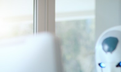 A medida que la IA se vuelve más presente en el trabajo y la vida cotidiana, es necesario aprender a utilizarla de manera equilibrada.