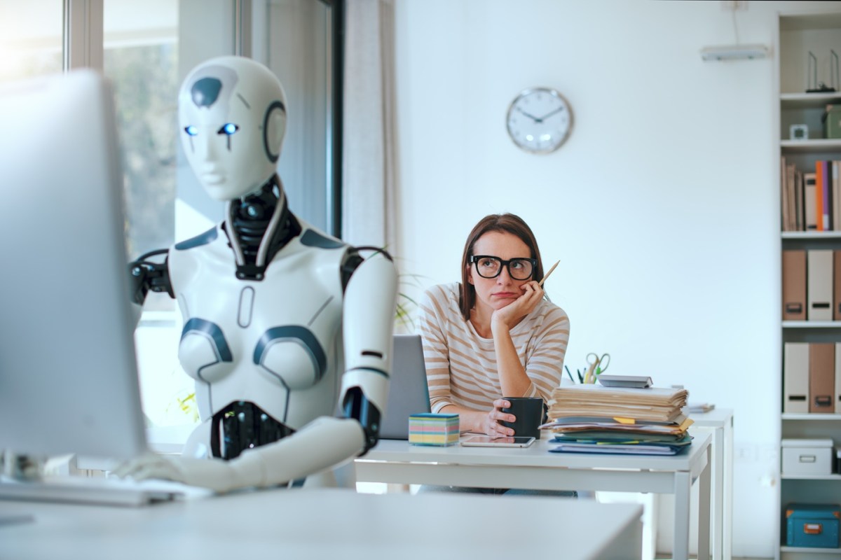 Usar demasiada inteligencia artificial podría estar agotando mentalmente a muchas personas