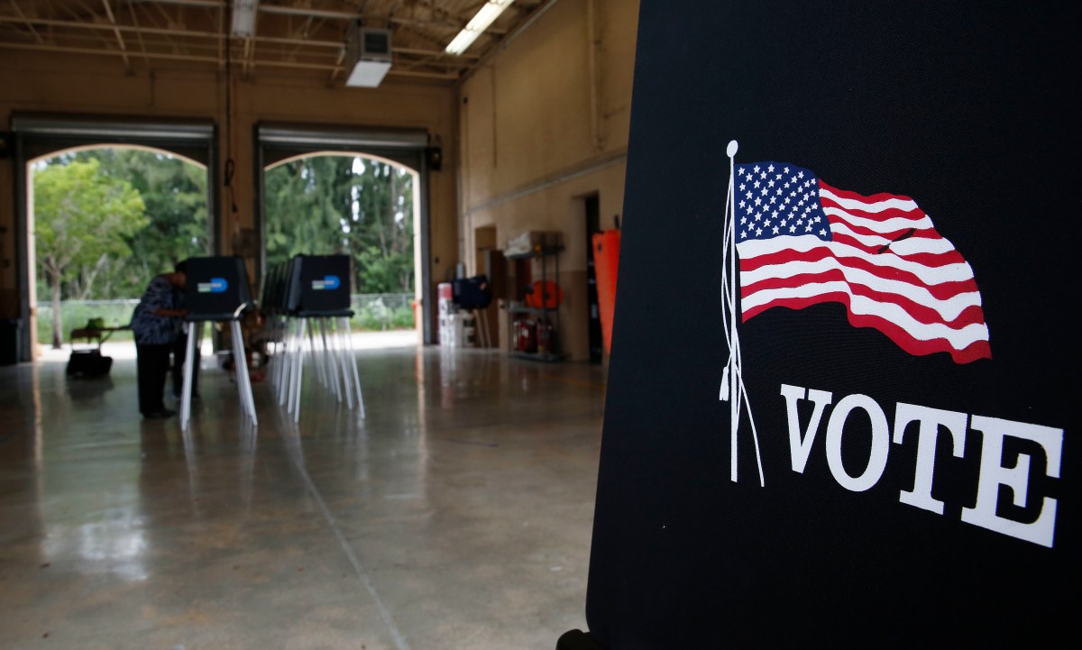 Votantes se preparan para acudir a las urnas en las primaria demócratas de Illinois