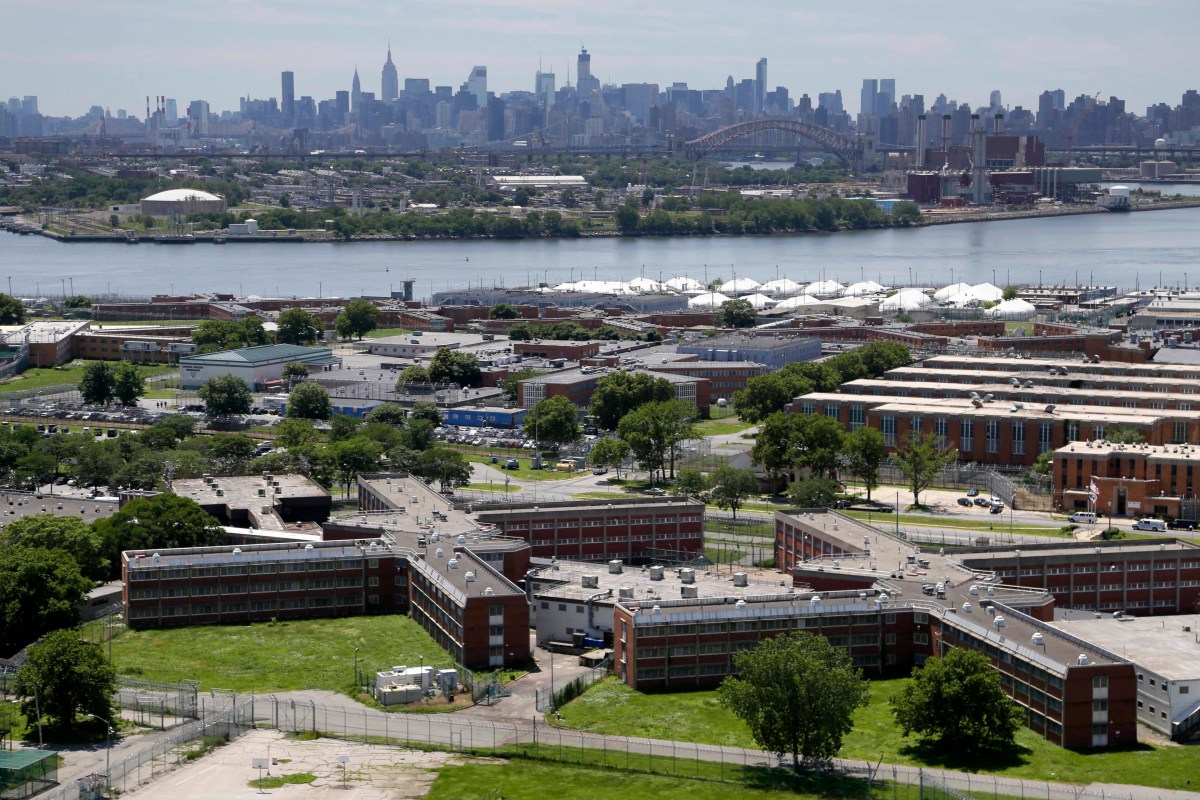 Crece cifra de muertes en custodia tras fallecimiento de otro reo de Rikers Island