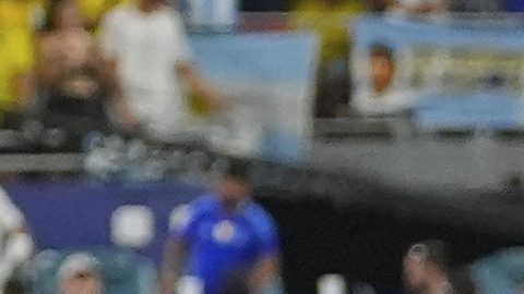 Players of Argentina pose for a team photo prior to their Copa America final soccer match against Colombia in Miami Gardens, Fla., Sunday, July 14, 2024. (AP Photo/Julio Cortez)