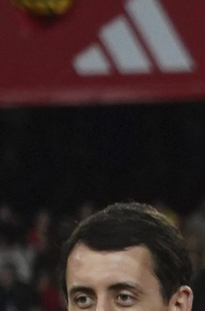 Spain national team poses prior the UEFA Nations League quarterfinal second leg match between the Netherlands and Spain at Mestalla stadium in Valencia, Spain, Sunday, March 23, 2025. (AP Photo/Alberto Saiz)