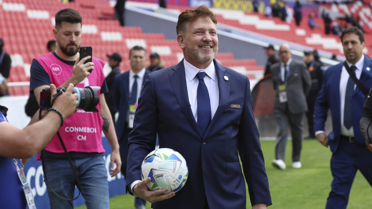 Presidente de Conmebol, Alejandro Domínguez, proclamó a Argentina bicampeona de la Finalissima