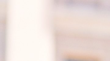 Hinojosa tiene algunas ventajas si los electores buscan votar por alguien diferente al liderazgo republicano actual.