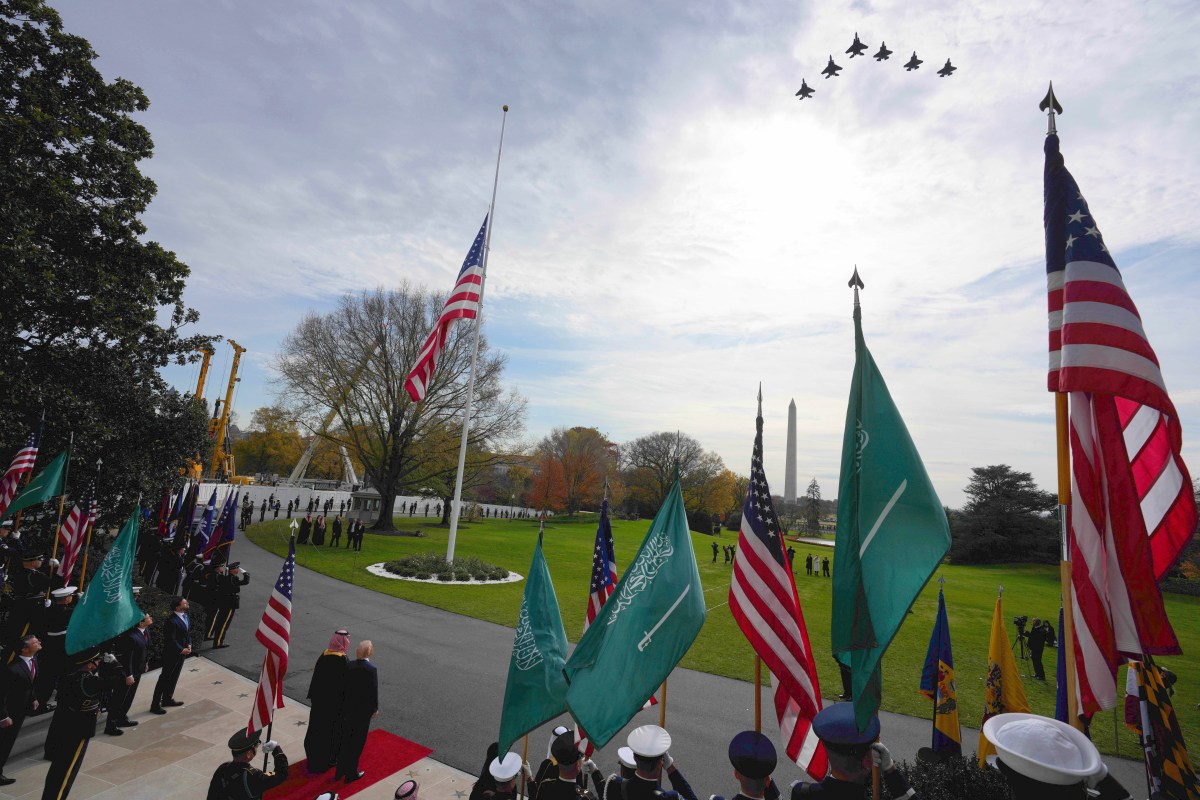 Embajada de EE.UU. en Arabia Saudita es atacada por drones presuntamente de Irán