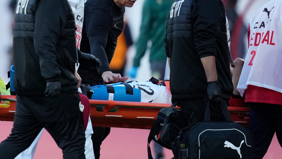 Futbolista de Gremio sufre escalofriante fractura durante partido del Brasileirao [Video]