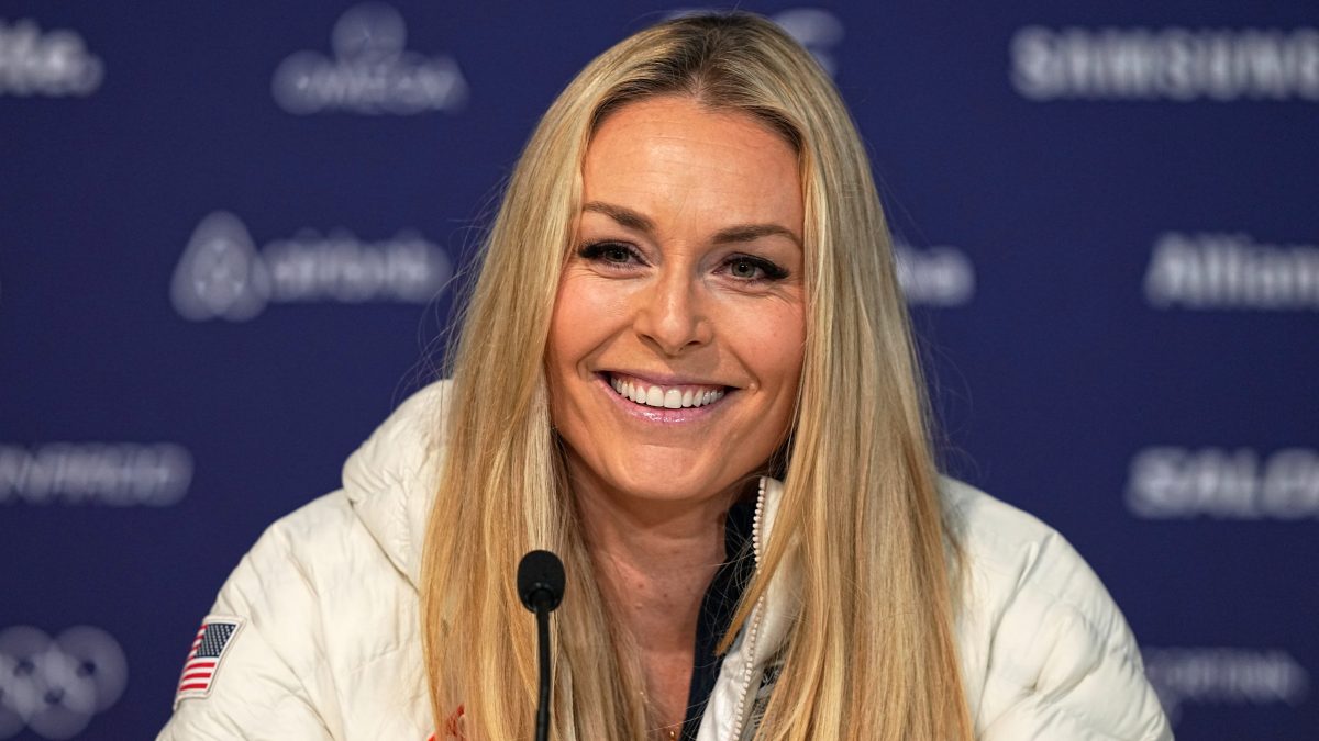 Lindsey Vonn muestra su impresionante rutina de entrenamiento a un mes de fracturarse la pierna [Video]