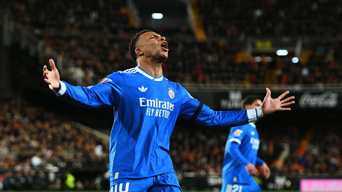 Kylian Mbappé en duda para la Champions League tras confirmarse que sufre un esguince de rodilla