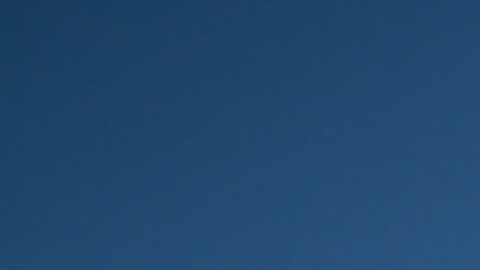 Personas cruzan el puente internacional Paso del Norte en la frontera entre Estados Unidos y México, en Ciudad Juárez, México, el miércoles 11 de febrero de 2026, en la frontera con El Paso, Texas.