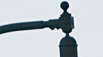 Simpatizantes se alinean a lo largo del camino mientras el presidente Donald Trump viaja en caravana hacia su club Mar-a-Lago, en Palm Beach, Florida, el domingo 15 de febrero de 2026.