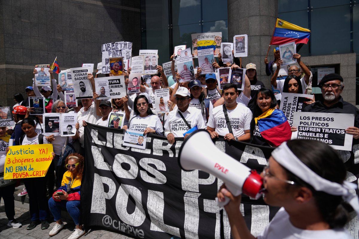 Venezuela: liberan a dos escoltas de María Corina Machado y a hijo de dirigente opositor