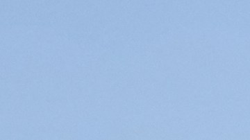 Columnas de humo se elevan mientras los ataques golpean la ciudad durante la campaña militar entre EE.UU. e Israel en Teherán.