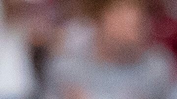 El escolta de Alabama, Aden Holloway, celebra tras anotar un triple contra Auburn durante la segunda mitad de un partido de baloncesto universitario de la NCAA el sábado 7 de marzo de 2026 en Tuscaloosa, Alabama.