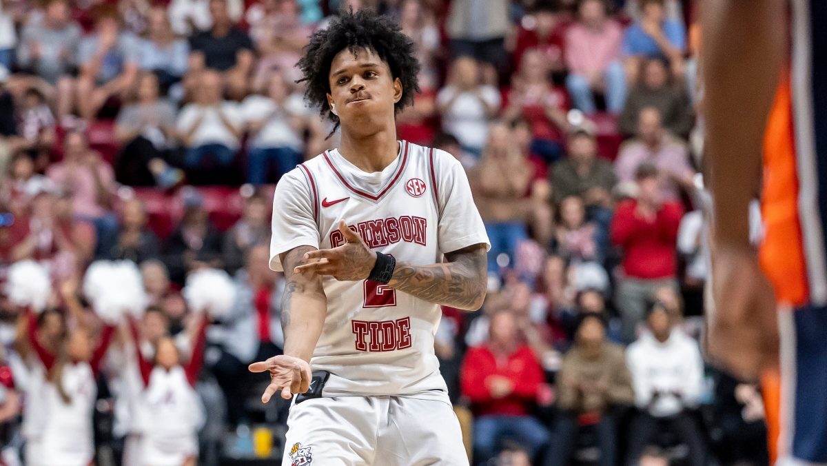 Jugador de la Universidad de Alabama Aden Holloway fue arrestado por narcotráfico