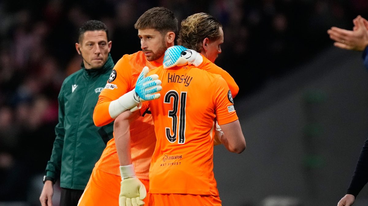 Arquero Antonín Kinský cometió dos errores infantiles y fue cambiado a los 17 minutos en Champions [Video]