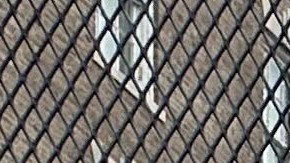 La policía del Servicio Secreto de EE. UU. bloquea las calles alrededor de la Casa Blanca mientras investiga un vehículo sospechoso.