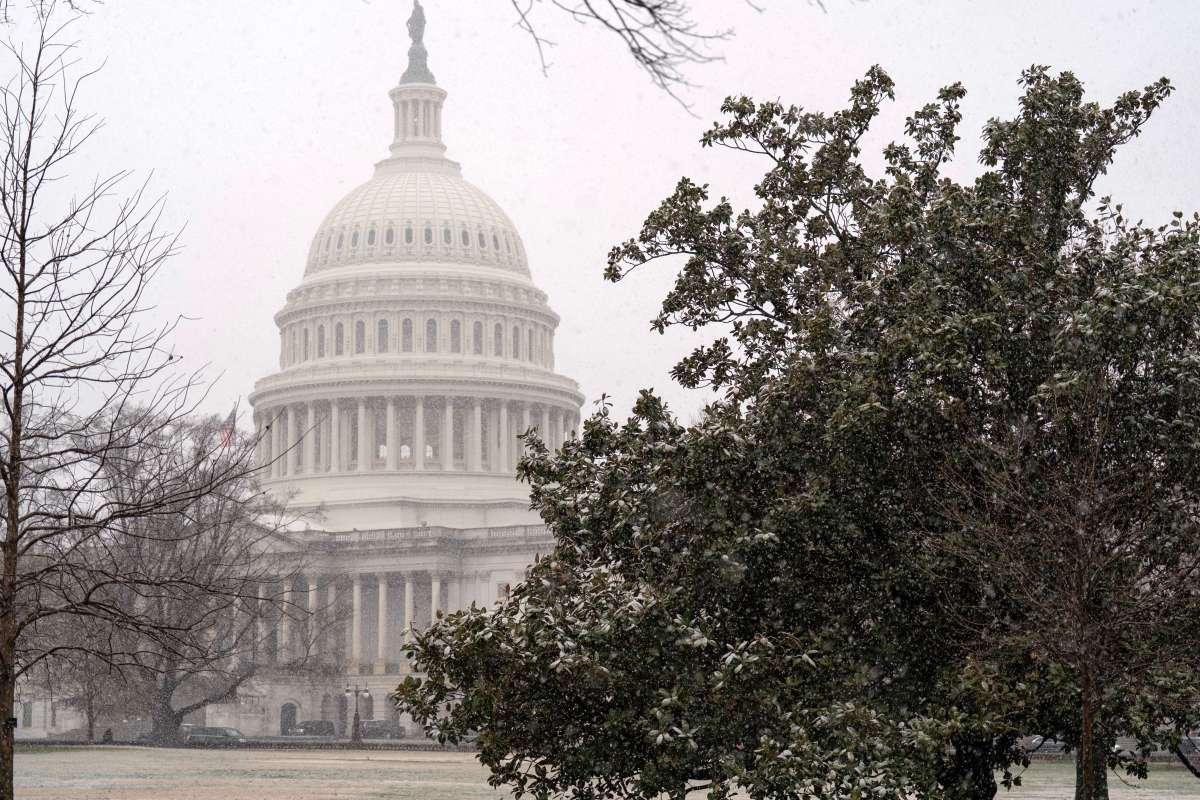 Sospechoso de bomba en el Capitolio pide desestimar cargos apelando a indultos de Trump