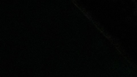 Una imagen del héroe revolucionario cubano Ernesto "Che" Guevara aparece junto a un televisor que muestra un discurso del presidente cubano Miguel Díaz-Canel, dentro de una tienda de souvenirs en La Habana, Cuba, el viernes 13 de marzo de 2026.