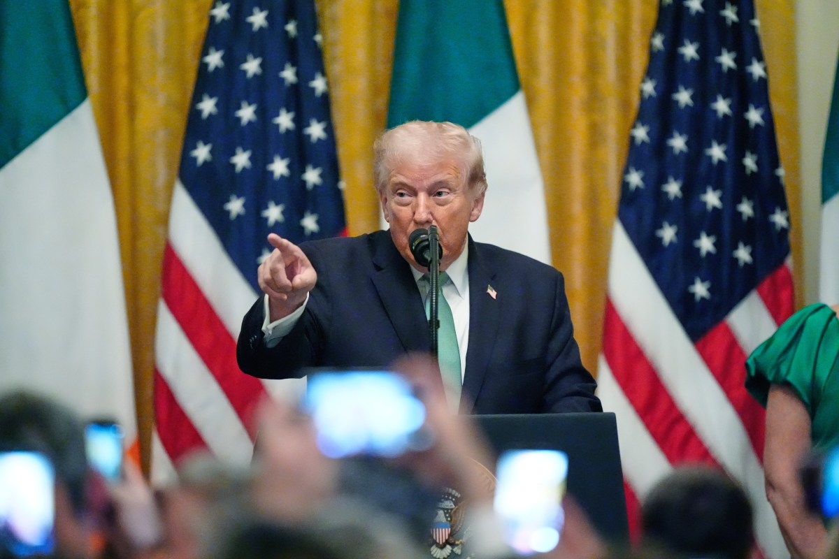 Trump afirma que no necesita al estrecho de Ormuz y amenaza con dejar su seguridad a otros países