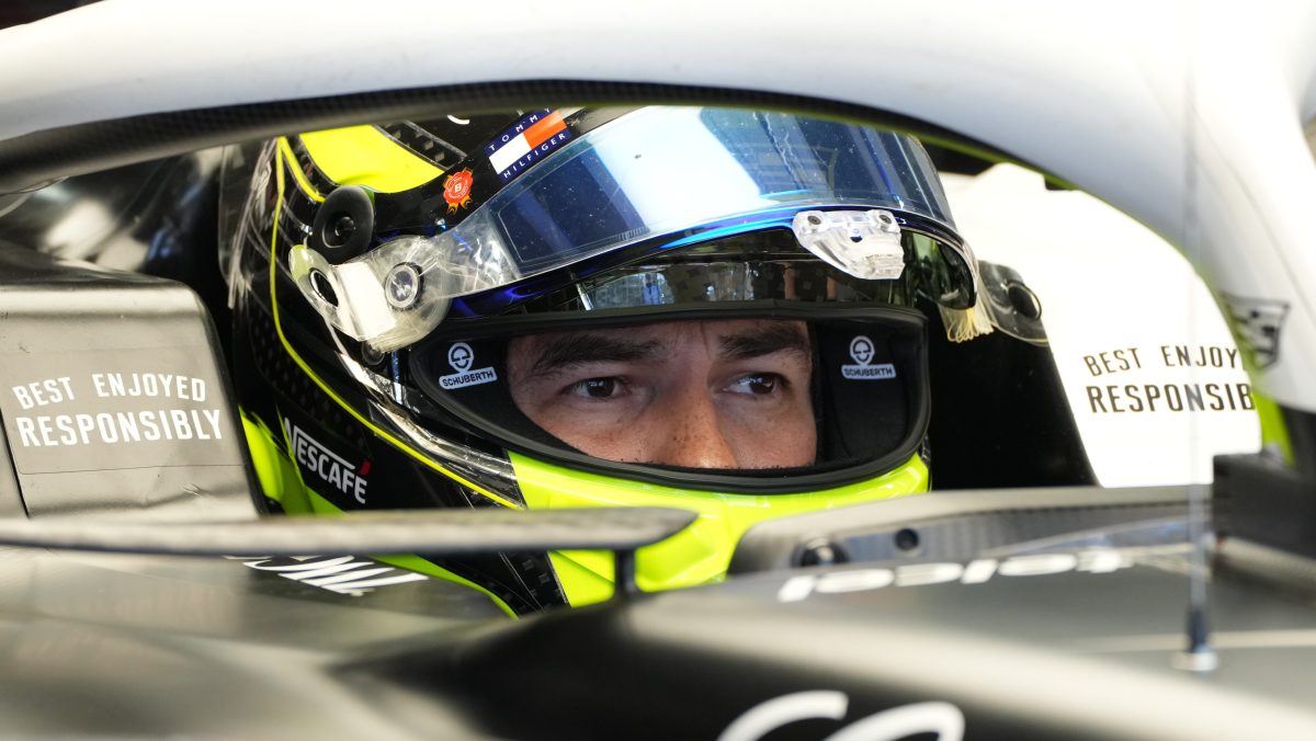 George Russell llamó “idiota” a Checo Pérez durante las prácticas libres del GP de Japón