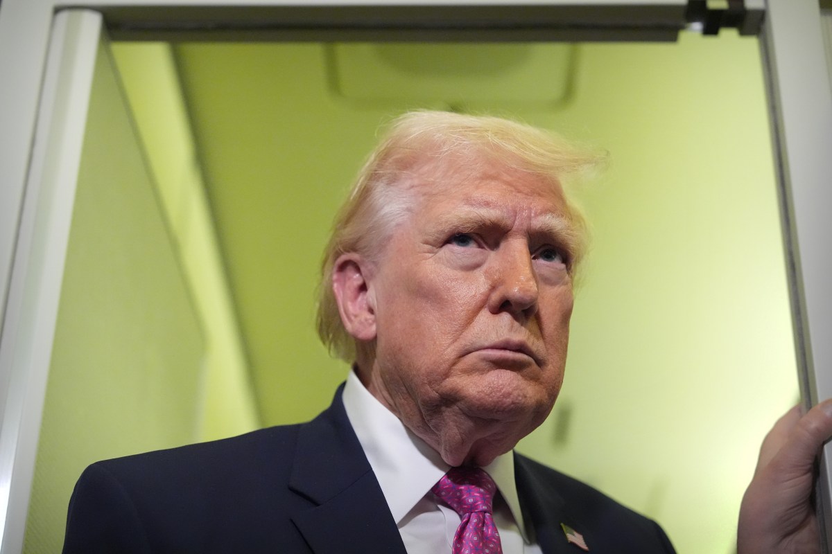 Trump tacha a jueces de “ineptos” antes de la audiencia sobre la ciudadanía por nacimiento